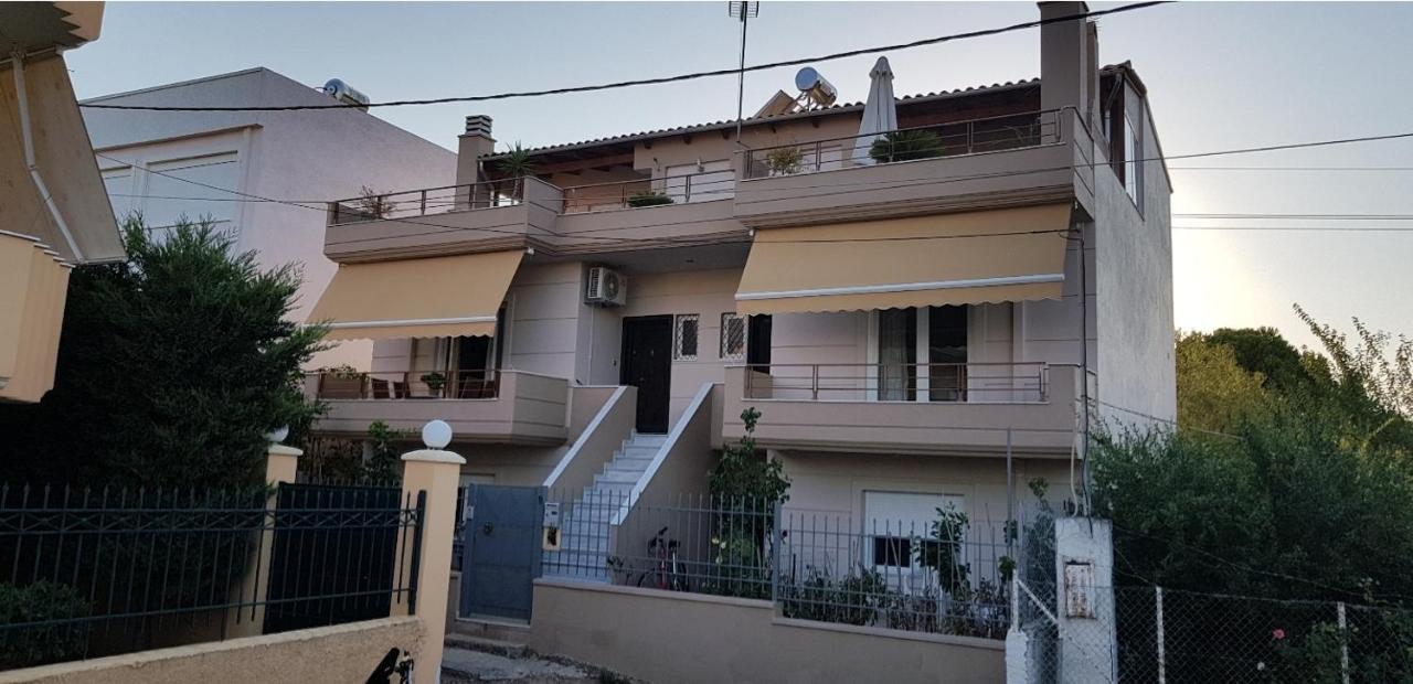 1 Bedroom Apartment Close To The Sea Артемида Екстериор снимка